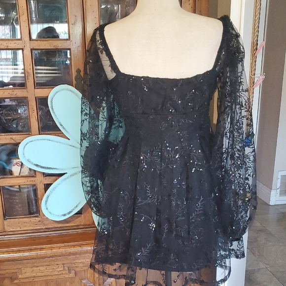 Forever 21 Black A-Line Cocktail Dress with Bishop Sleeves - Picture 2 of 10